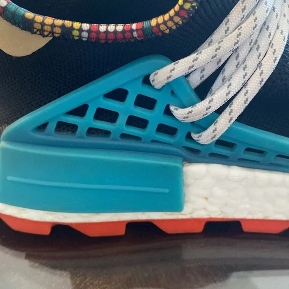 Adidas X Pharrell Williams Human NMD Trail Inspiration Black Size 9.5 US
Mens - Picture 4 of 10